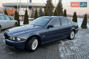 Седан BMW 5 Series 2003 в Гайсину