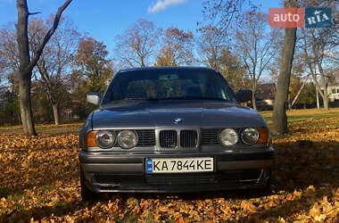 Седан BMW 5 Series 1988 в Кропивницькому