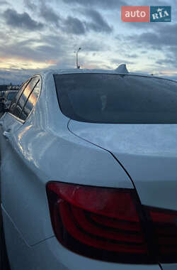Седан BMW 5 Series 2011 в 