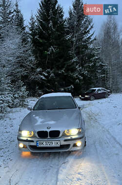 Седан BMW 5 Series 2001 в Рокитному