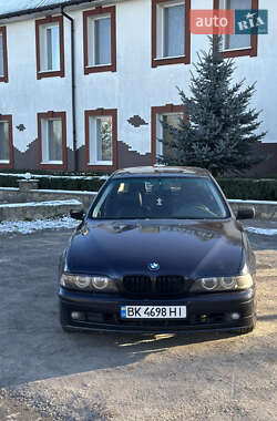 Седан BMW 5 Series 2000 в Рокитному