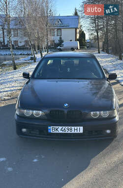 Седан BMW 5 Series 2000 в Рокитном