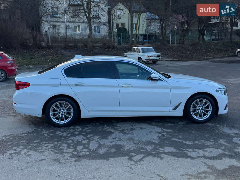 Седан BMW 5 Series 2017 в Львове фото 12 Седан BMW 5 Series 2017 в Львове