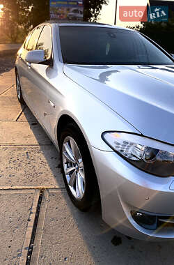 Седан BMW 5 Series 2011 в Хусте