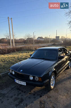 Седан BMW 5 Series 1988 в Жовкві