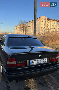 Седан BMW 5 Series 1988 в Жовкві