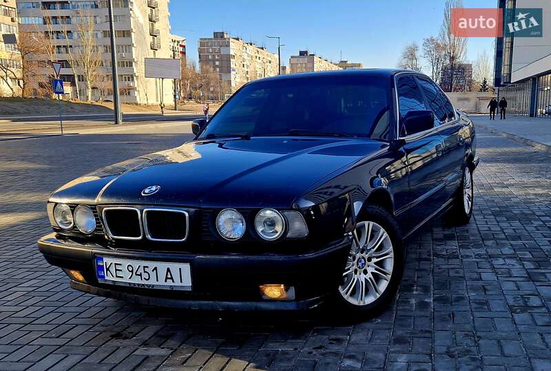 Седан BMW 5 Series 1991 в Дніпрі