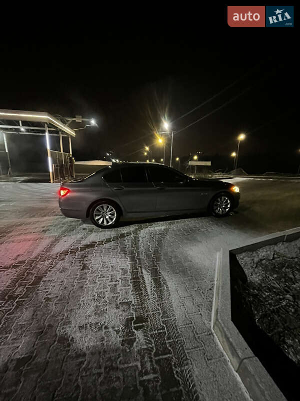 Седан BMW 5 Series 2013 в Львове