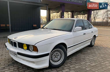 Седан BMW 5 Series 1989 в Чернівцях