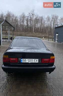 Седан BMW 5 Series 1989 в Сенчі