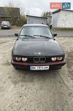 Седан BMW 5 Series 1988 в Володимирі