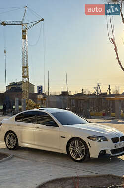 Седан BMW 5 Series 2014 в Пустомитах