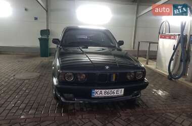 Седан BMW 5 Series 1990 в Киеве