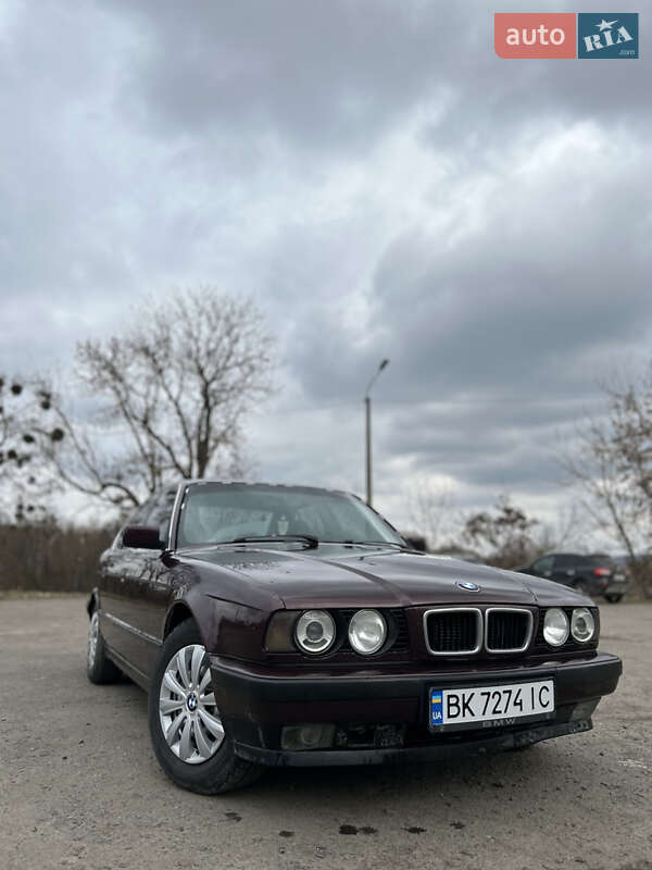 Седан BMW 5 Series 1994 в Дубно