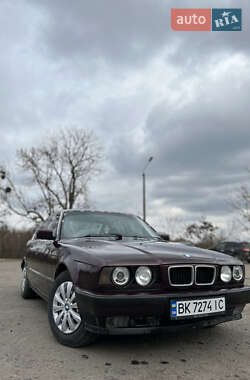 Седан BMW 5 Series 1994 в Дубно