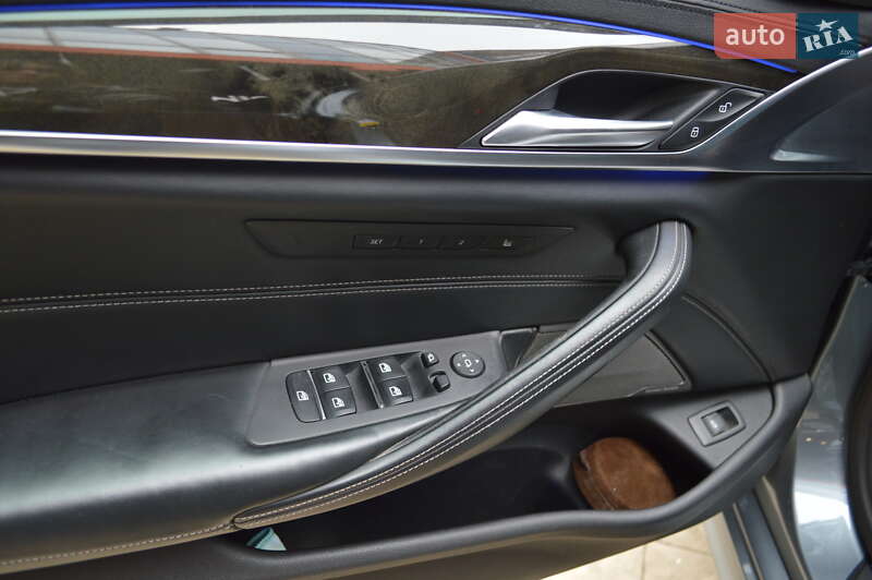 Седан BMW 5 Series 2017 в Львові