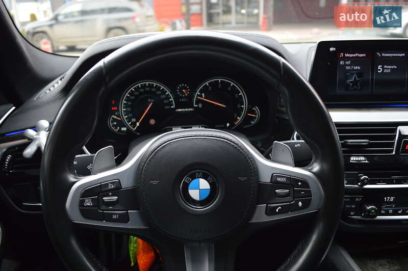 Седан BMW 5 Series 2017 в Львові