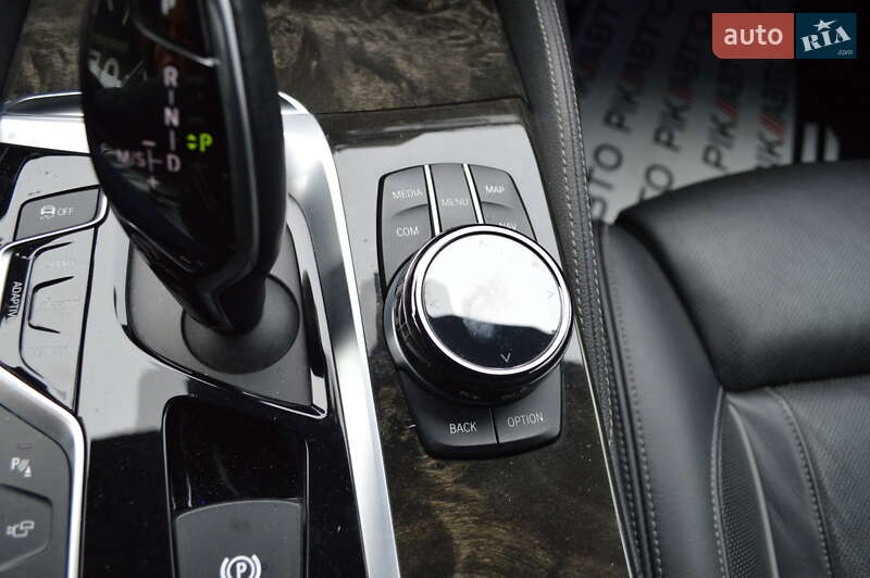 Седан BMW 5 Series 2017 в Львові