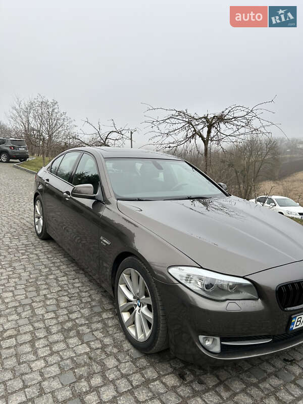 Седан BMW 5 Series 2010 в Первомайске фото 13 Седан BMW 5 Series 2010 в Первомайске