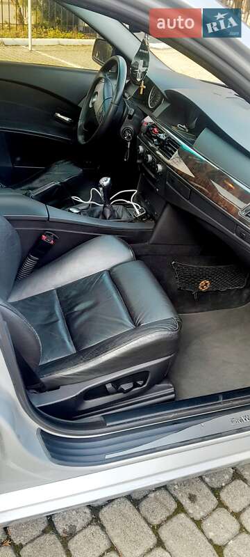 Седан BMW 5 Series 2004 в Ужгороде