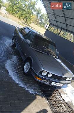 Седан BMW 5 Series 1986 в Шишаки