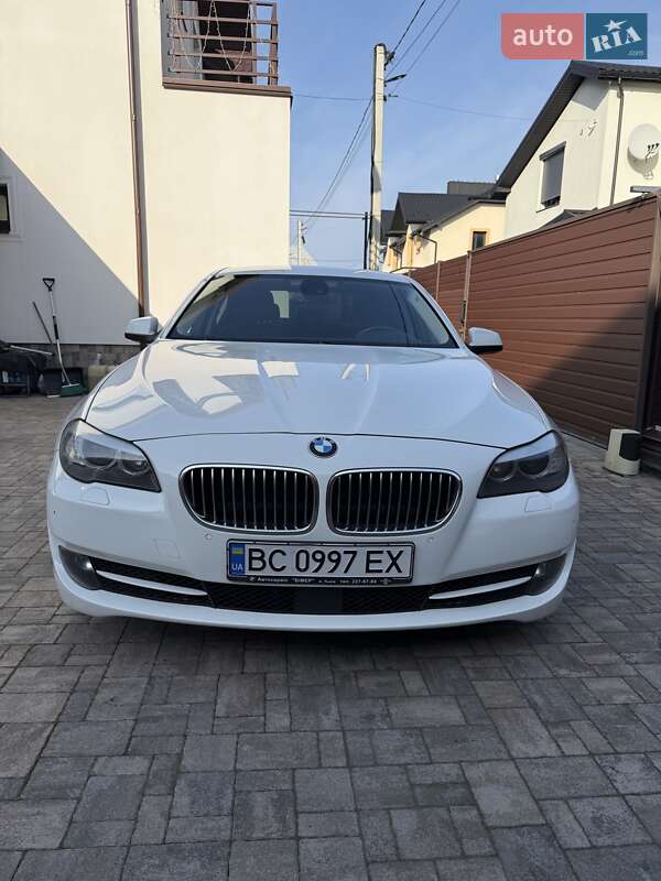 Седан BMW 5 Series 2012 в Львове