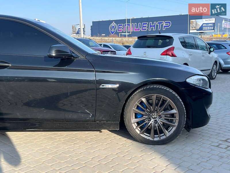 Седан BMW 5 Series 2010 в Львові