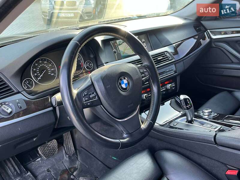 Седан BMW 5 Series 2010 в Львові