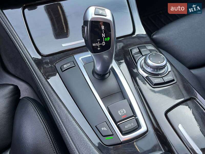 Седан BMW 5 Series 2010 в Львові