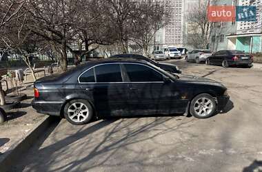 Седан BMW 5 Series 2000 в Запорожье