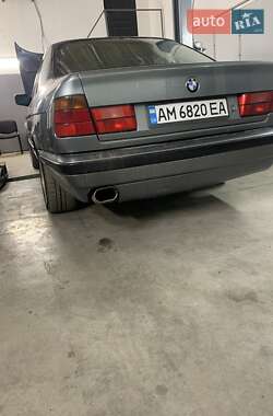 Седан BMW 5 Series 1988 в Житомире