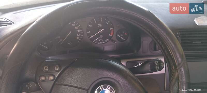 Седан BMW 5 Series 2001 в Синельниковому