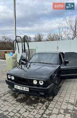 Седан BMW 5 Series 1990 в Великому Березному