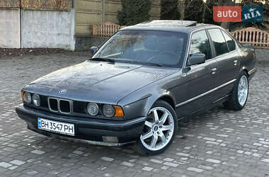 Седан BMW 5 Series 1990 в Теофиполе