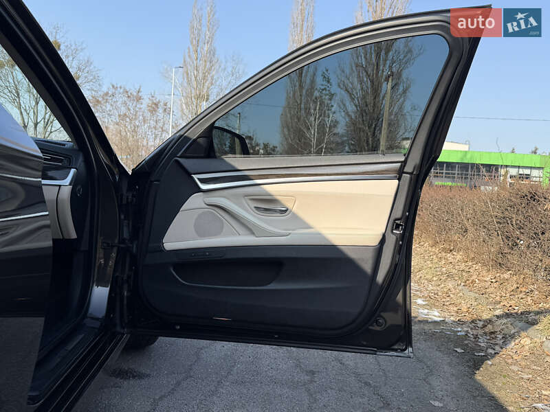 Седан BMW 5 Series 2014 в Киеве