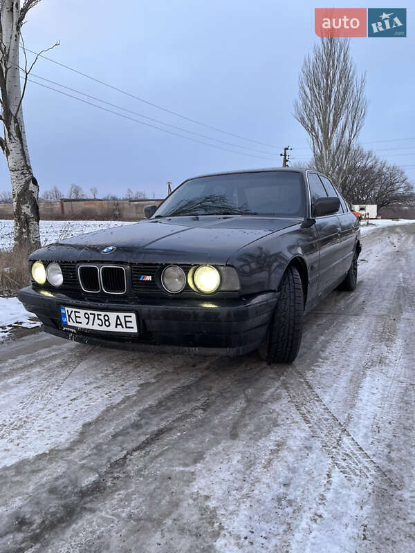 Седан BMW 5 Series 1989 в Днепре