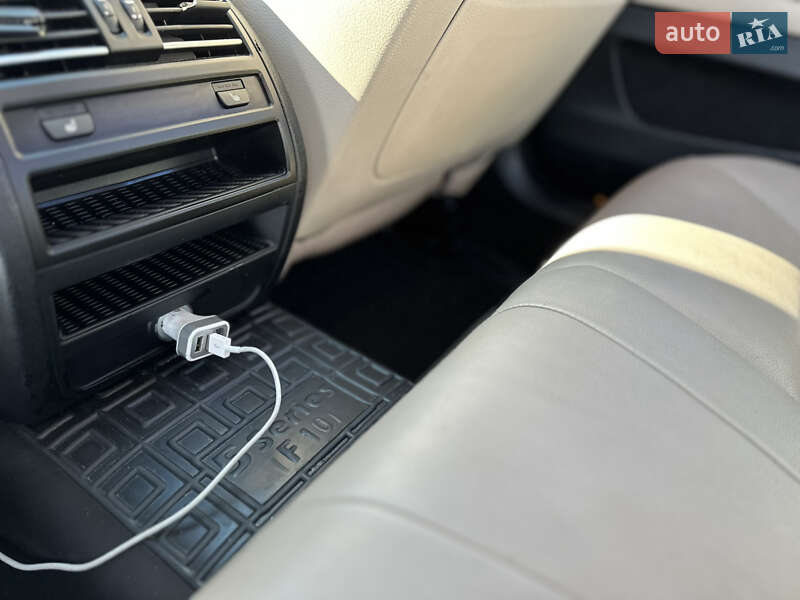 Седан BMW 5 Series 2012 в Ирпене