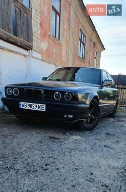 Седан BMW 5 Series 1990 в Сокирянах