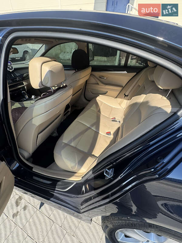 Седан BMW 5 Series 2013 в Львове