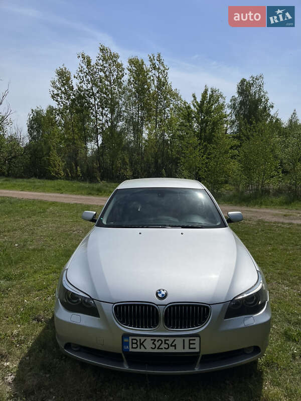 Седан BMW 5 Series 2003 в Коростене