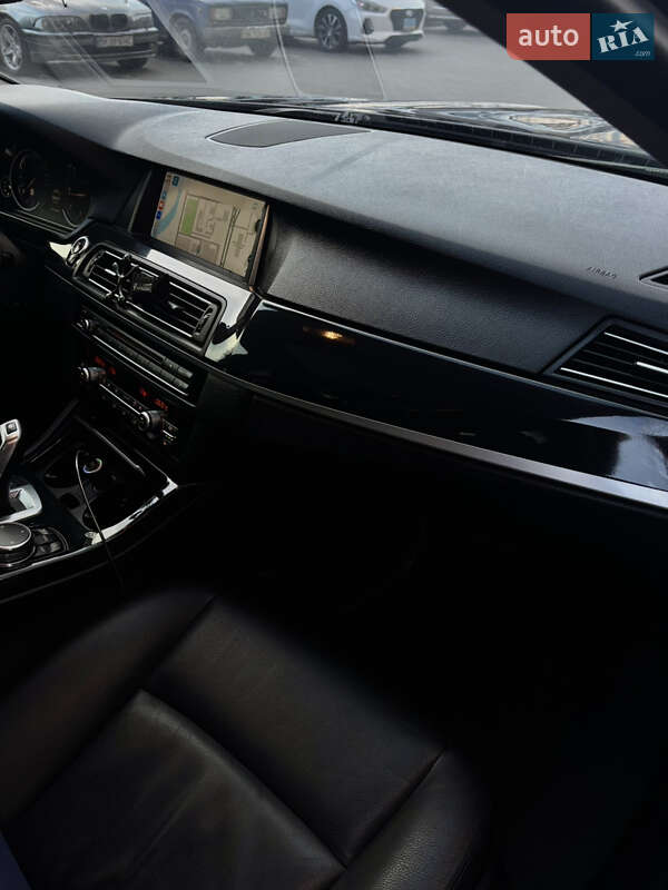 Седан BMW 5 Series 2016 в Вараше фото 10 Седан BMW 5 Series 2016 в Вараше