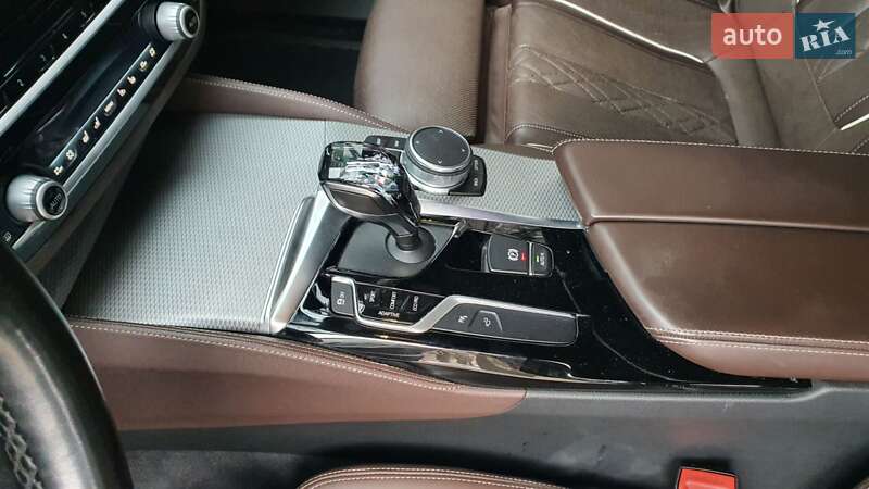 Седан BMW 5 Series 2018 в Киеве