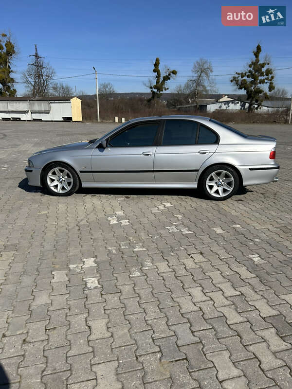Седан BMW 5 Series 2002 в Черновцах