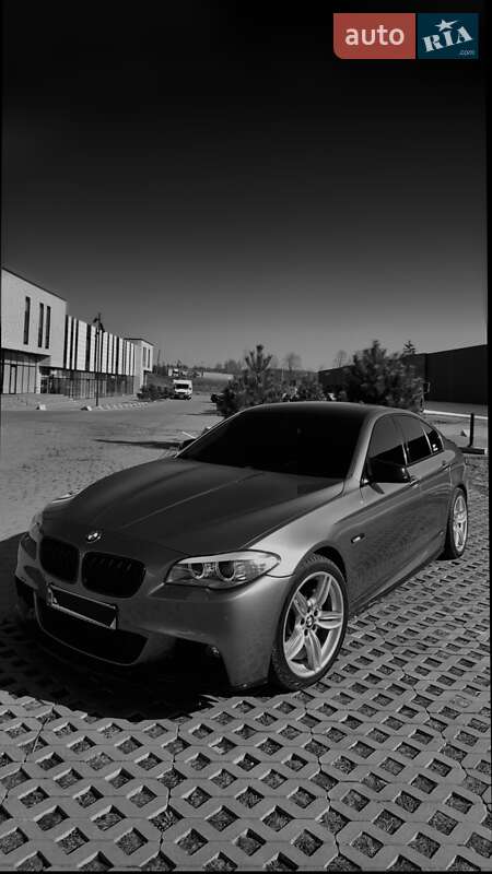 Седан BMW 5 Series 2011 в 