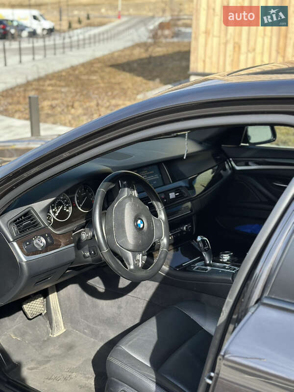Седан BMW 5 Series 2015 в Львові
