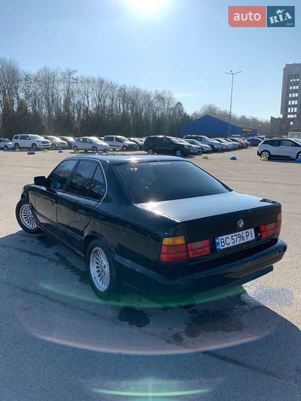 Седан BMW 5 Series 1992 в 