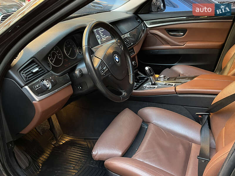Седан BMW 5 Series 2012 в Львове