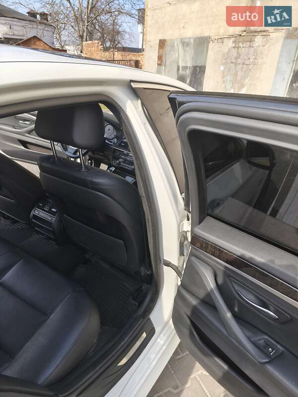 Седан BMW 5 Series 2016 в Києві фото 28 Седан BMW 5 Series 2016 в Києві