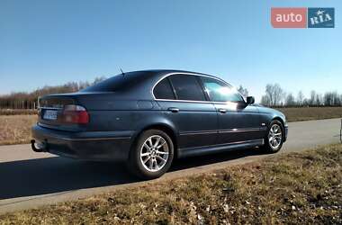 Седан BMW 5 Series 2002 в Зарічному