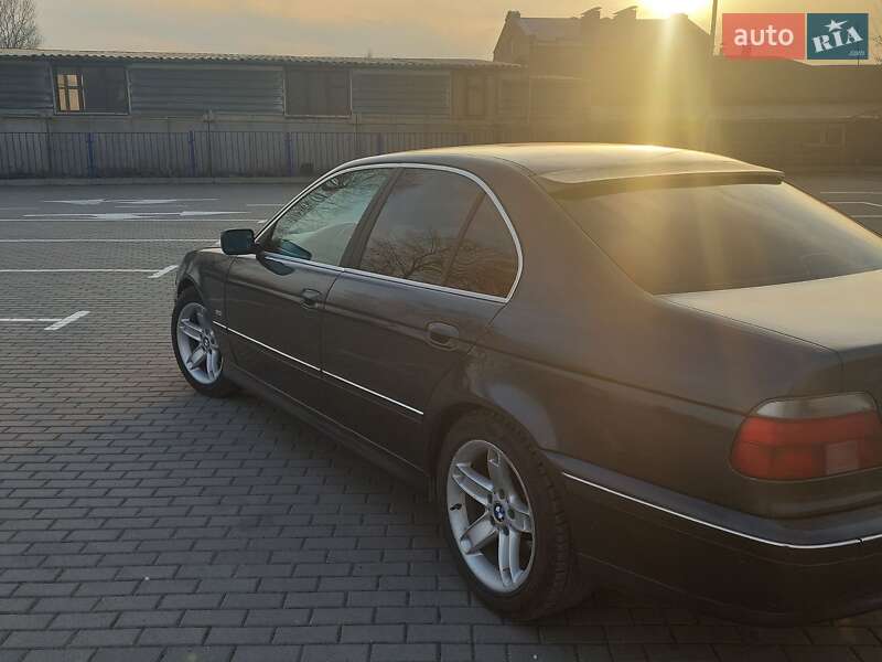Седан BMW 5 Series 2000 в Тернополе
